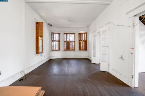1241 D St, Hayward, CA 94541-4219