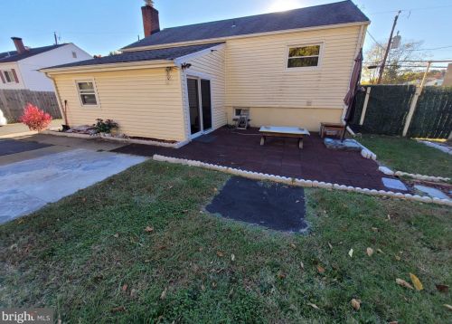 15821 Donald Curtis Dr, Woodbridge VA  22191-4249 exterior