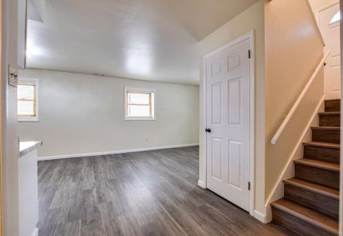 5038 Starker Ave, Madison WI  53716-1924 exterior