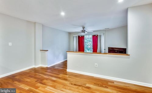 11220 Beaver Trl Ct, Herndon VA  20191-4352 exterior