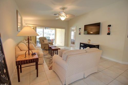 8615 Genova Ct, Naples FL  34114-2748 exterior