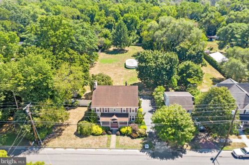 1096 Kings Hwy, Pilesgrove NJ  08098-2811 exterior