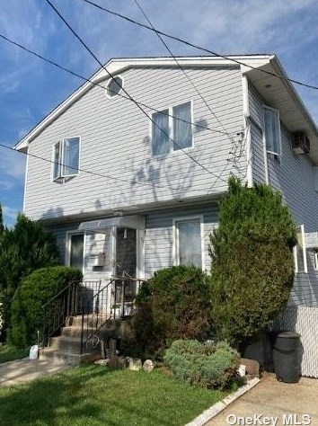 100 Hale Pl, North Bellmore, NY 11710-3311