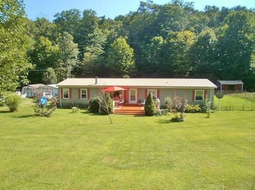 190 Saw Hill Rd, Claysville, PA 15323-1075