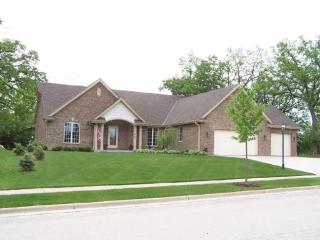 111 Griffith Ct, Waukesha, WI 53188-9570