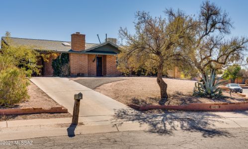 1621 Camino Seco, Tucson, AZ 85710-7236