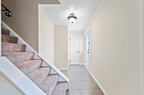 5135 Dolores Dr, Pittsburgh, PA 15227-3603