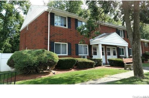 19 Manor Dr, Cornwall, NY 12518-1474