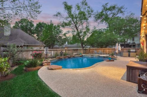 79 Knightsbridge Dr, Conroe TX 77385-3451 exterior