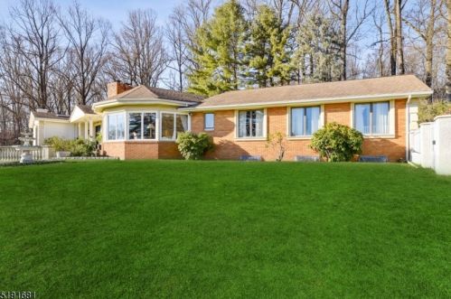 112 View Ln, Glen Gardner, NJ 08826-3294