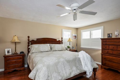 21 Portside Dr, Mashpee MA 02649-2851 exterior