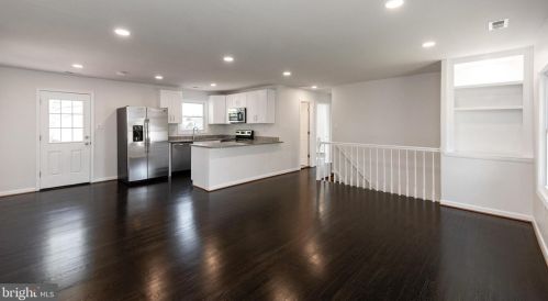 2004 York Dr, Woodbridge VA  22191-2433 exterior