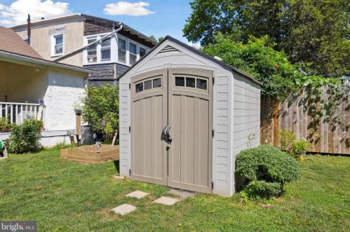 1039 Queen St, Pottstown PA  19464-5827 exterior