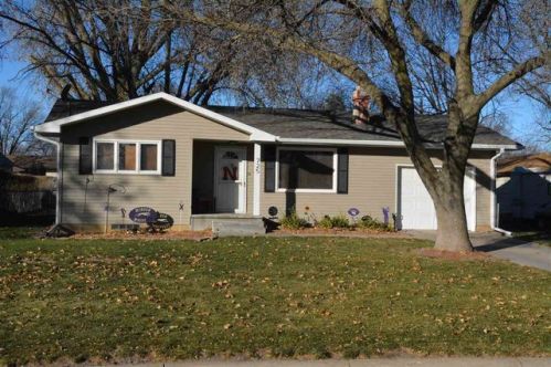 725 Colorado Ave, South Minden, NE 68959-1329