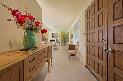 10111 Lakeview Dr, Rancho Mirage CA  92270-1474 exterior