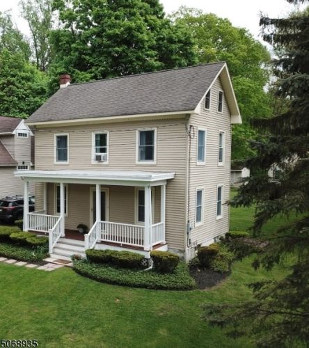 28 Lincoln Ave, Oxford, NJ 07863-3054