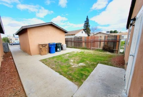 809 Vine Dr, Bakersfield CA  93307-3944 exterior