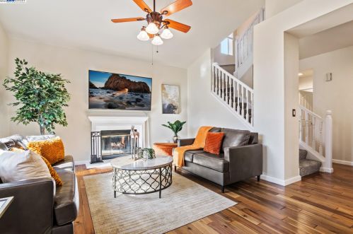 736 Clifton Way, Vacaville CA  95688-8547 exterior