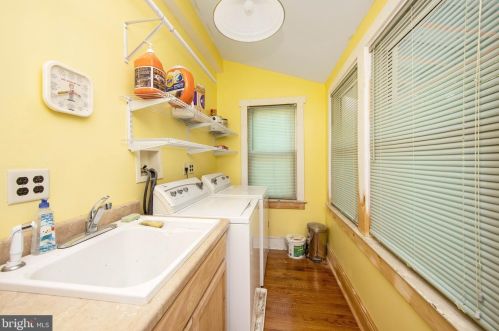 52 Chestnut Ave, Camden NJ  08109-2505 exterior