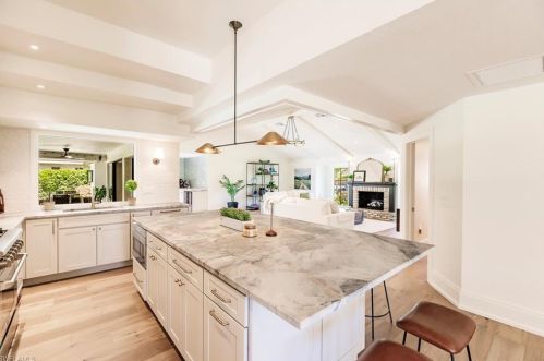 579 Neapolitan Way, Naples FL  34103-8567 exterior