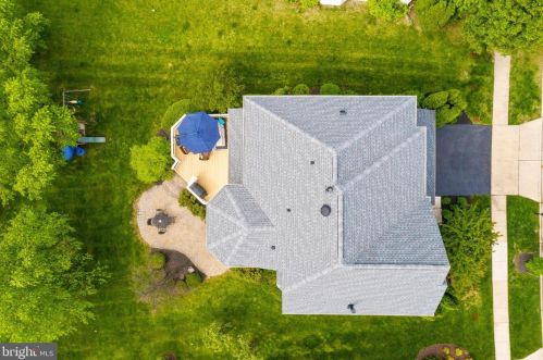 19277 Crk Fld Cir, Leesburg VA  20176-1621 exterior