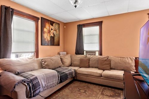 62 Putnam St, Danvers MA 01923-2817 exterior