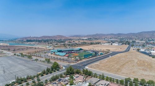 29480 Village Pkwy, Lake Elsinore, CA 92530-4606