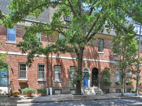 420 11th St, Philadelphia, PA 19147-1244