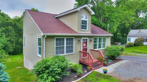 734 Mount Airy Rd, Newburgh, NY 12553-8962