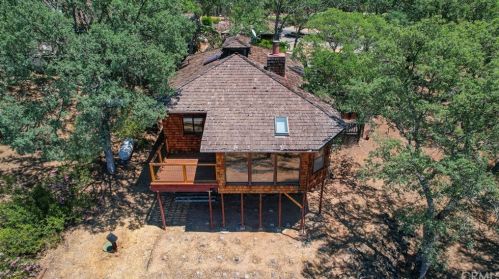 20732 Powder Horn Rd, Middletown, CA 95467-8728