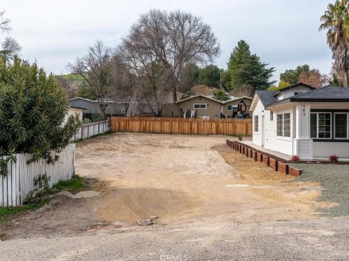 143 Vine St, Lake Nacimiento CA  93446-3736 exterior