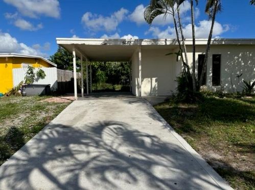 5687 Elder Dr, West Palm Beach, FL 33415-7123