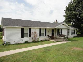 1337 Kissing Ridge Rd, Nicholasville, KY 40356-9292