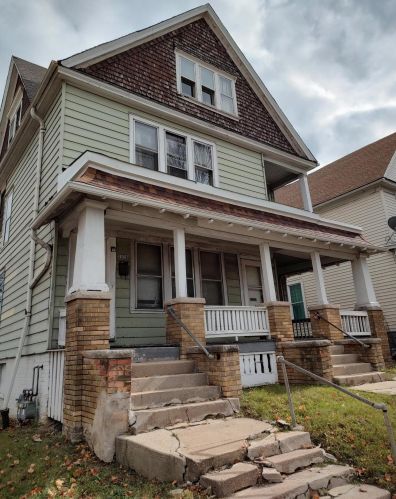 3076 2nd St, Milwaukee, WI 53212-2004