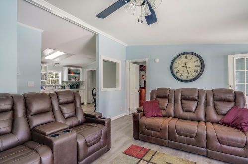 22 Great Brook Dr, Belmont NH  03220-4403 exterior
