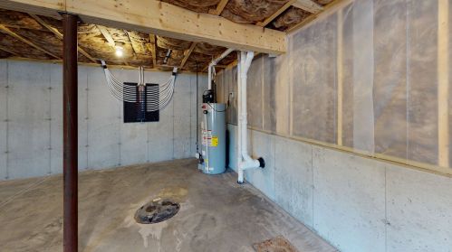 140 Caleb Dr, Danville NH  03819-3037 exterior