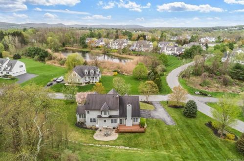 3 Mt Pleasant Dr, Poughquag, NY 12570-5900
