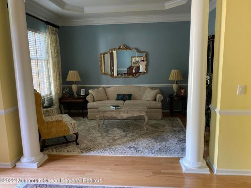 10 Quincy Ct, East Freehold NJ  07728-9251 exterior