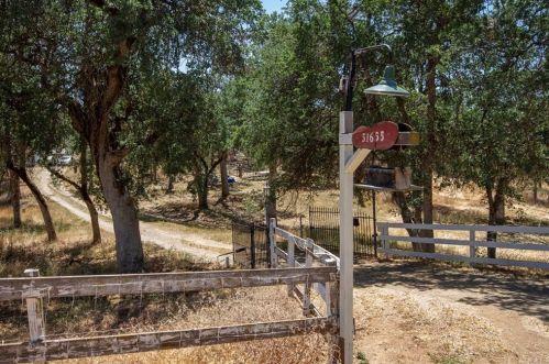 51655 Wildmint Ln, Orange Cove CA  93675-9693 exterior