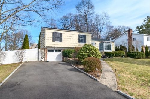 15 Duke Dr, Stamford, CT 06905-1018