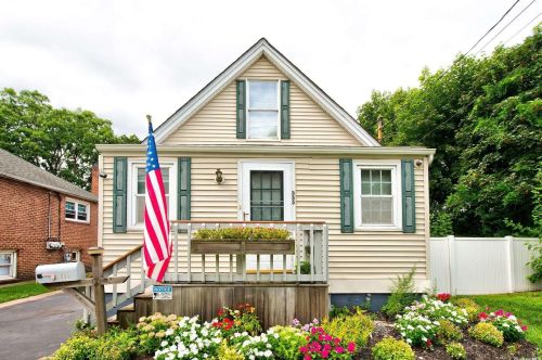 555 Nicolls Rd, Deer Park, NY 11729-3211