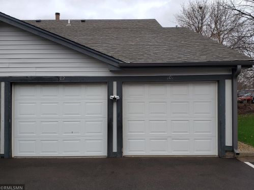 40 94th Cir, Minneapolis, MN 55448-5884