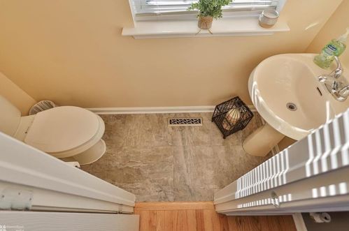 2440 Gillian Ln, Easton PA  18040-5819 exterior