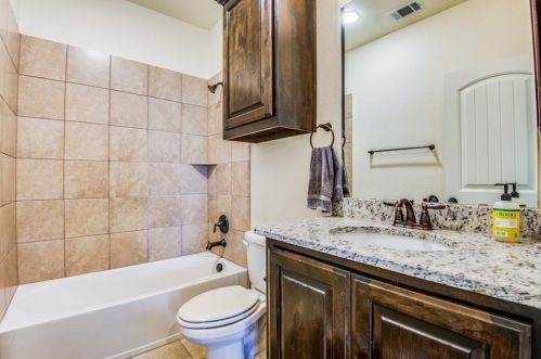 5512 Rosena Trl, Lewisville TX  75028-4328 exterior