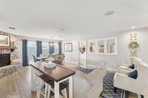 27370 Onlee Ave, Santa Clarita, CA 91350-2138