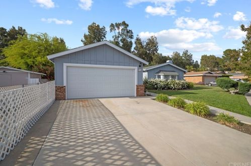 17935 Stillmore St, Santa Clarita, CA 91387-3516