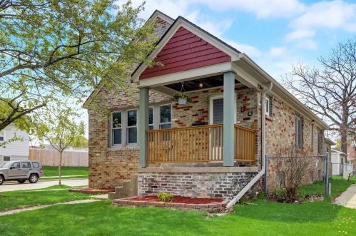 2197 79, Milwaukee WI 53219-1706 exterior