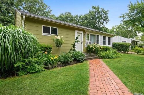 775 Shore Rd, Greenport, NY 11944-2815