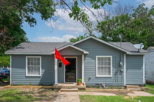 3731 Falls Dr, Dallas TX  75211-6124 exterior