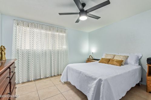 4801 Camino De La Plz, Tucson AZ  85714-3125 exterior